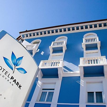 Hotel Park Ловран Экстерьер фото