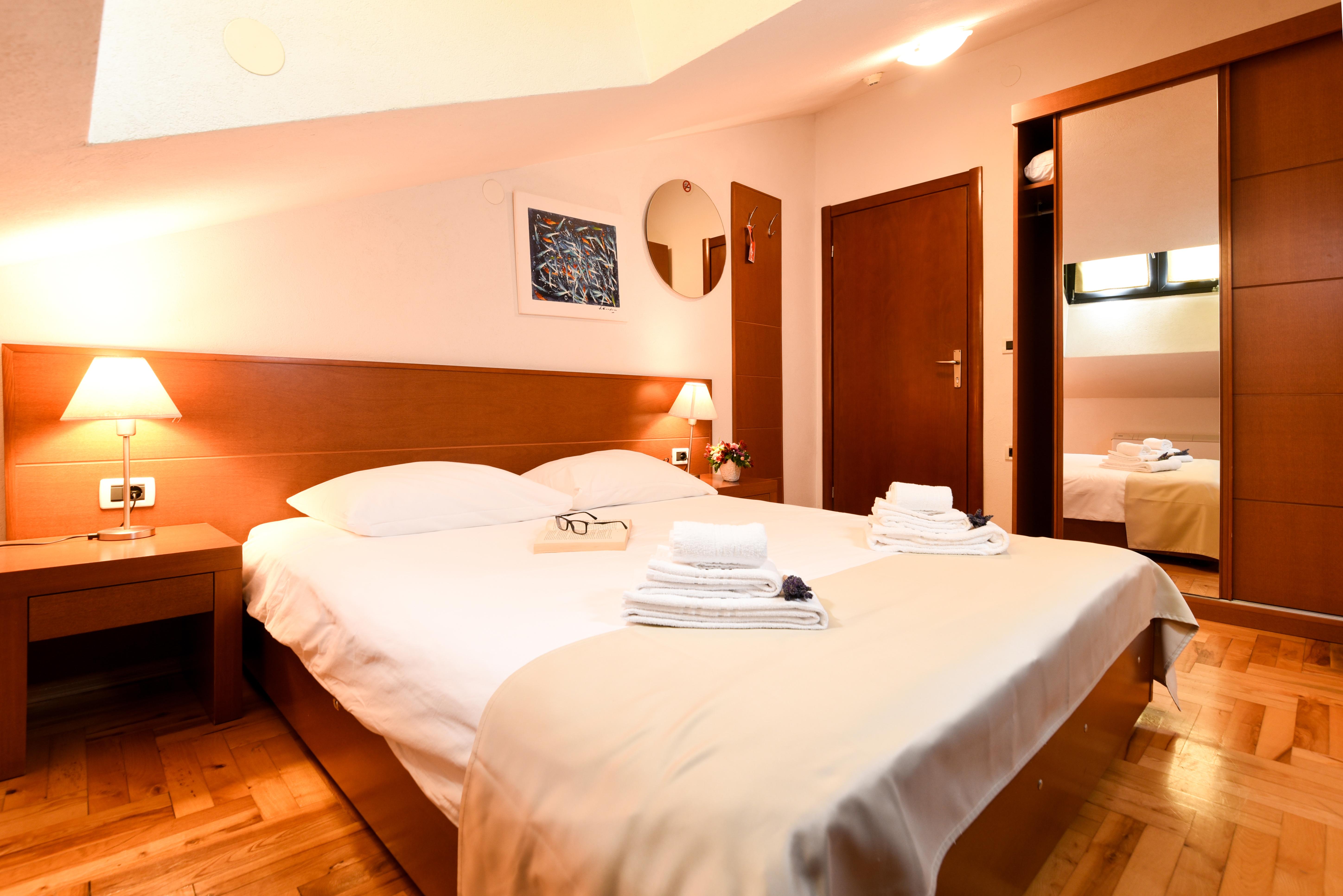 Hotel Park Ловран Экстерьер фото