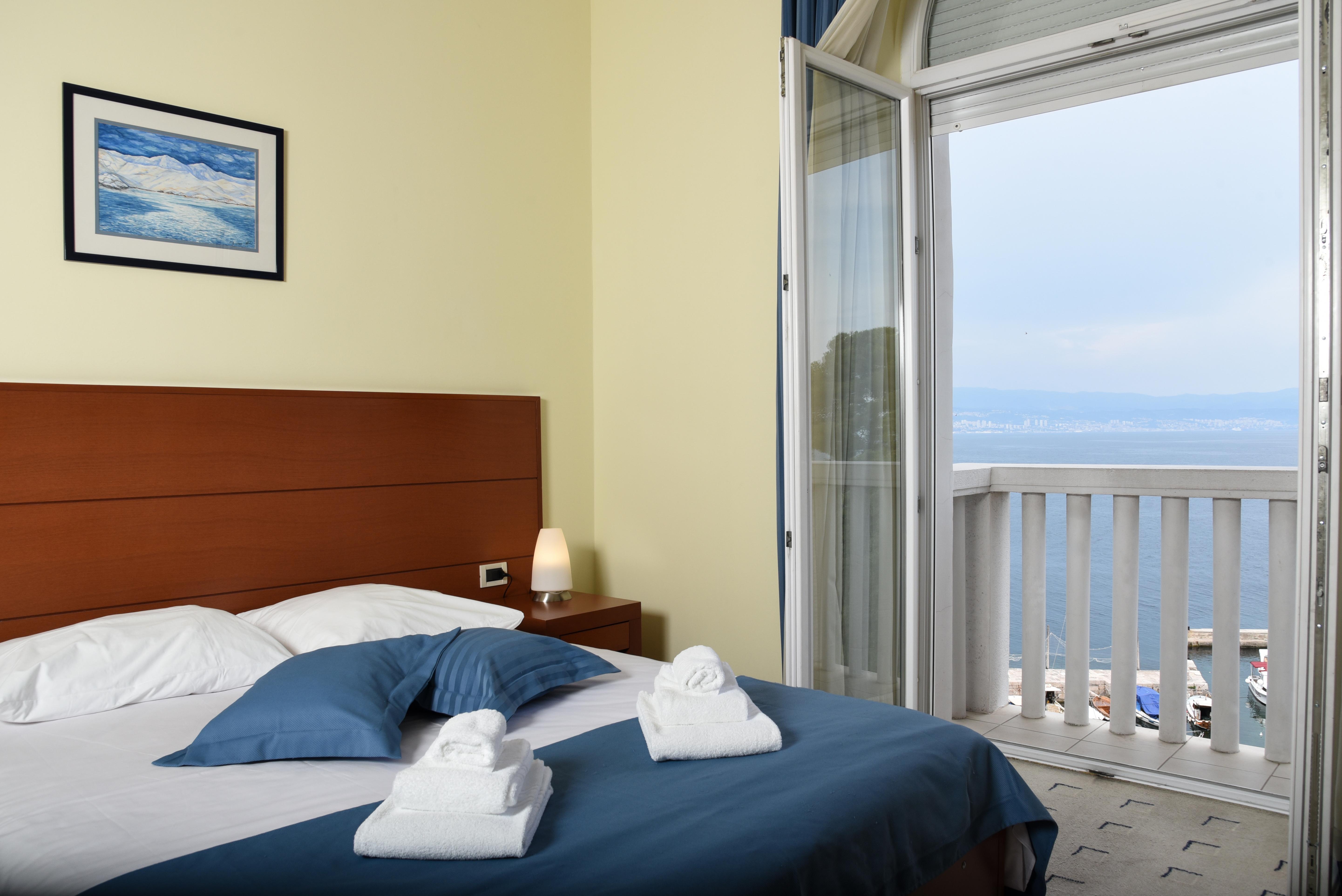 Hotel Park Ловран Экстерьер фото