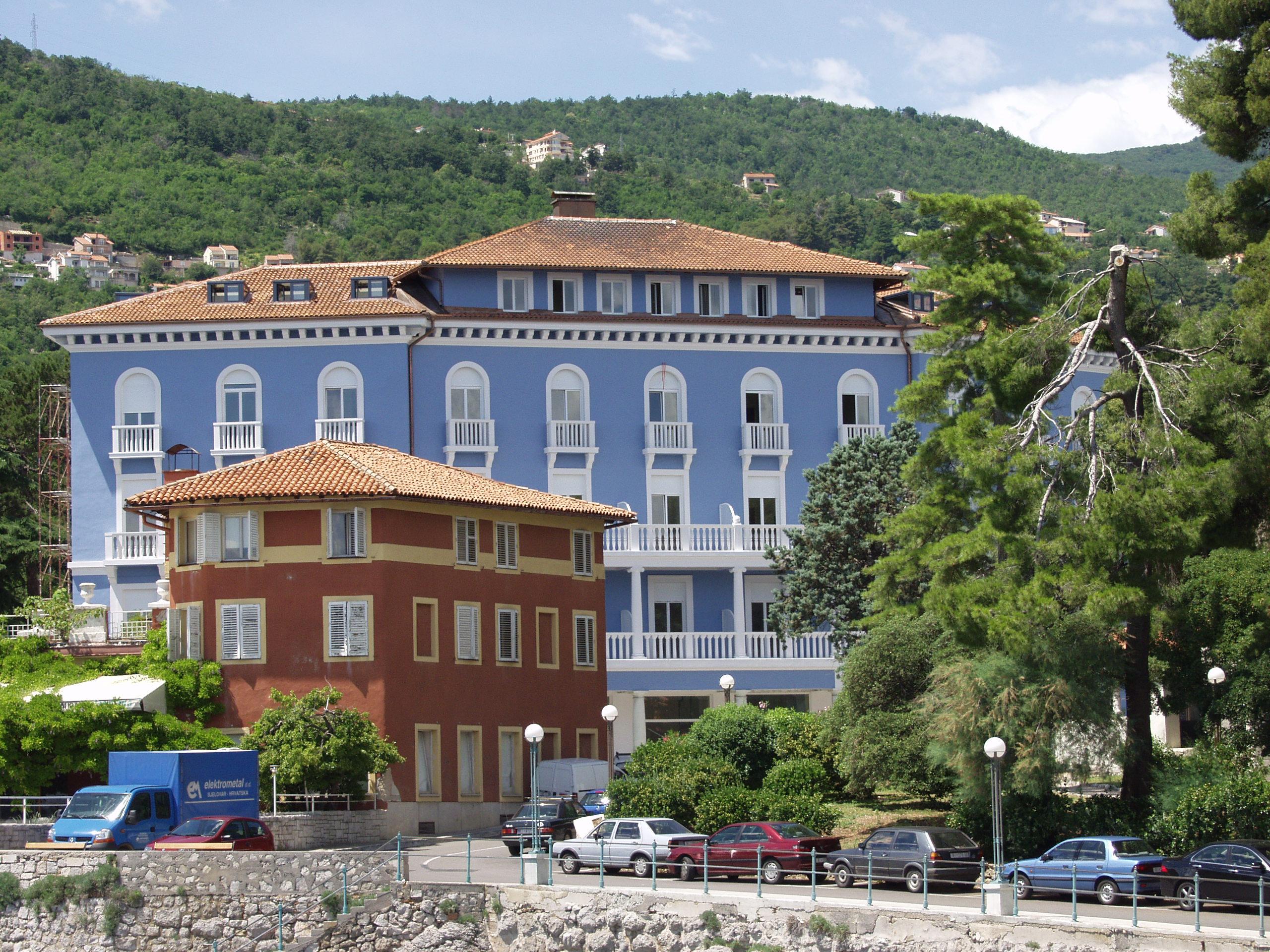 Hotel Park Ловран Экстерьер фото