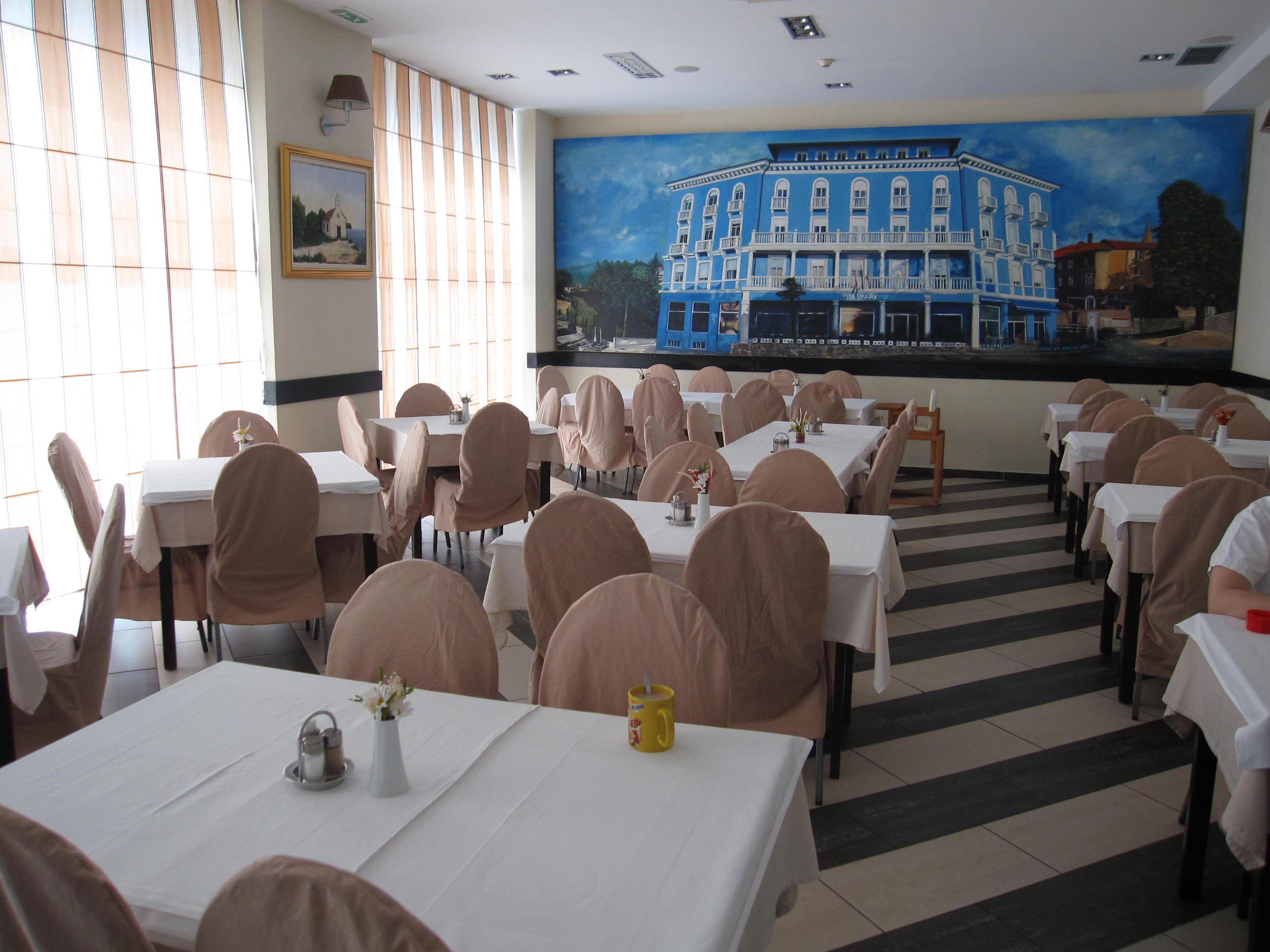 Hotel Park Ловран Экстерьер фото
