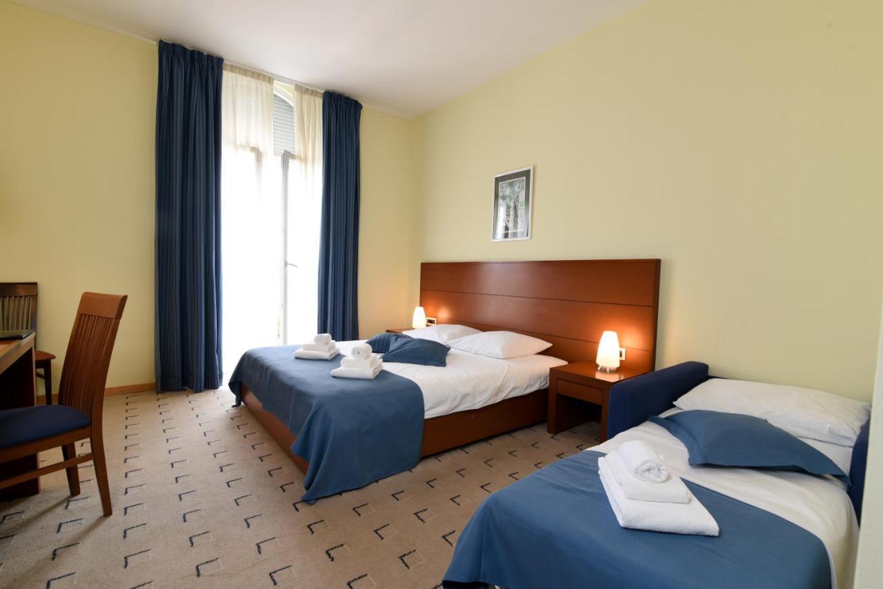Hotel Park Ловран Экстерьер фото